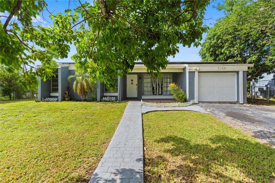 FANTASTIC OPPORTUNITY IN WESTVIEW TO PURCHASE THIS SPACIOUS FUTURA MODEL WITH FAMILY ROOM AND GARAGE CONVERTED TO POSSIBLE 4TH BEDROOM*MODERN KITCHEN WITH SHAKER CABINETS, QUARTZ COUNTER TOPS, DESIGNER TILE BACK SPLASH & STAINLESS-STEEL APPLIANCES, GAS STOVE, (TANK IS LEASED)*BEAUTIFUL WOOD LIKE TILE THRU OUT MAIN LIVING AREAS*BOTH BATHROOMS HAVE BE REMODELED*FRESHLY PAINTED INSIDE*UPDATED LIGHT FIXTURES AND CEILING FANS*LARGE COVERED PATIO GREAT FOR ENTERTAINING*FENCED YARD WITH DOUBLE GATE FOR RV/BOAT PARKING*WOOD SHED*SOLAR PANELS (ARE LEASED) LOW ELECTRIC BILLS*