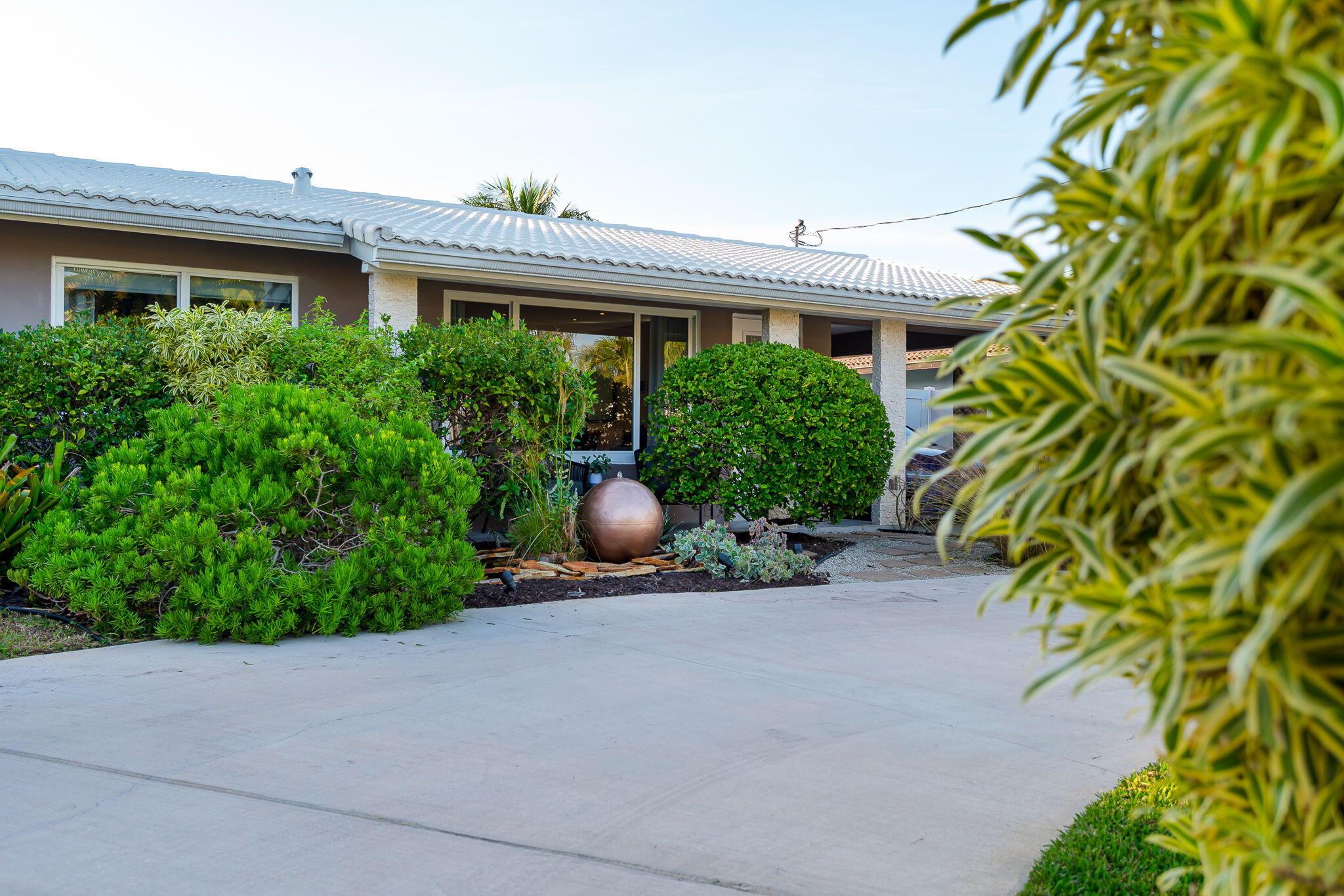 2301 NE 15th Terrace NE