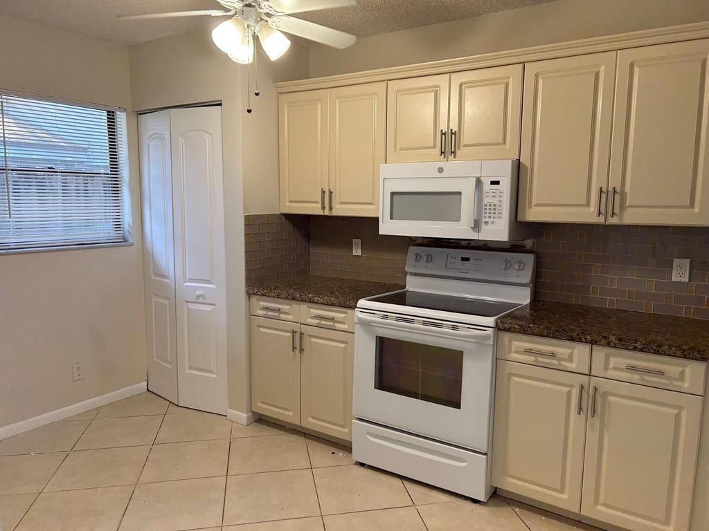 MEADOWS 300 1 - Residential Lease