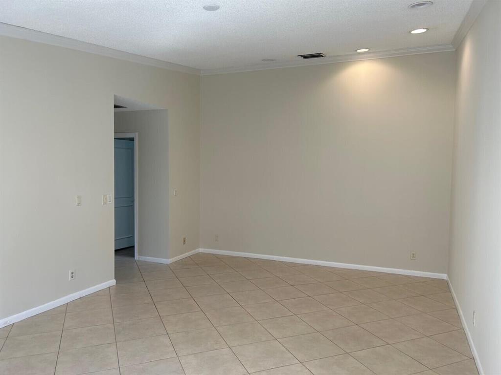 MEADOWS 300 1 - Residential Lease