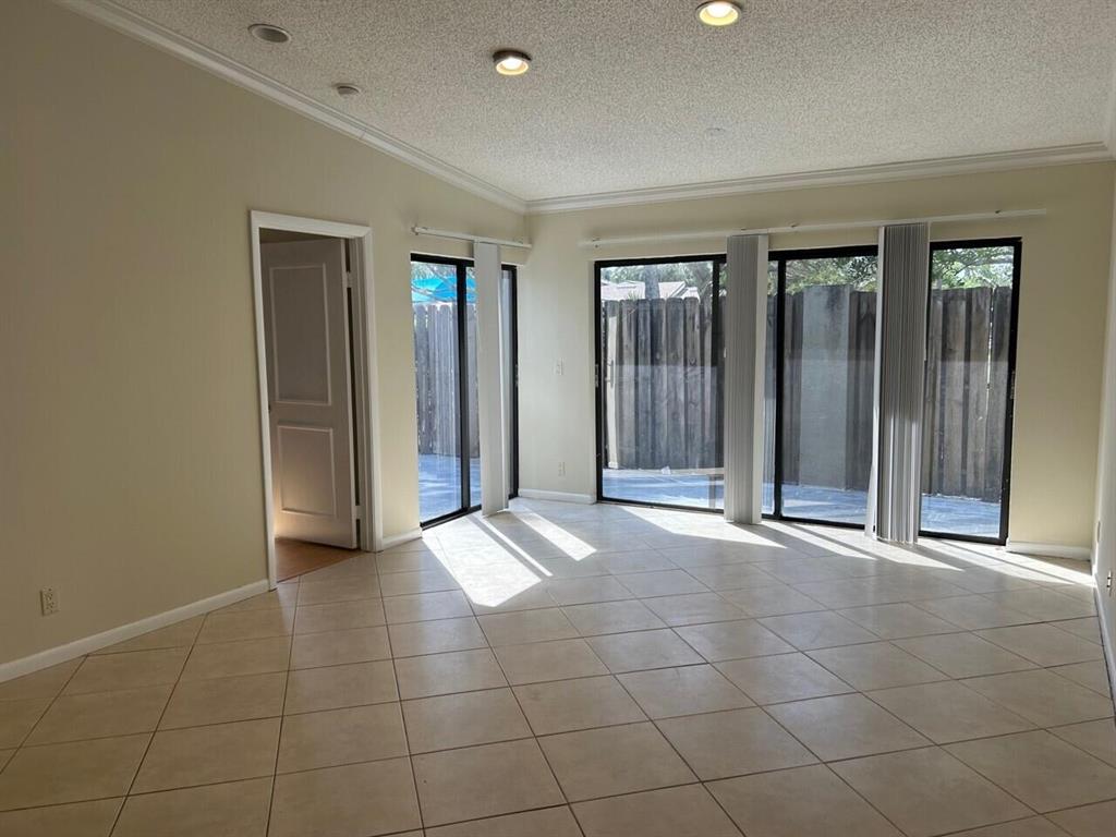 MEADOWS 300 1 - Residential Lease