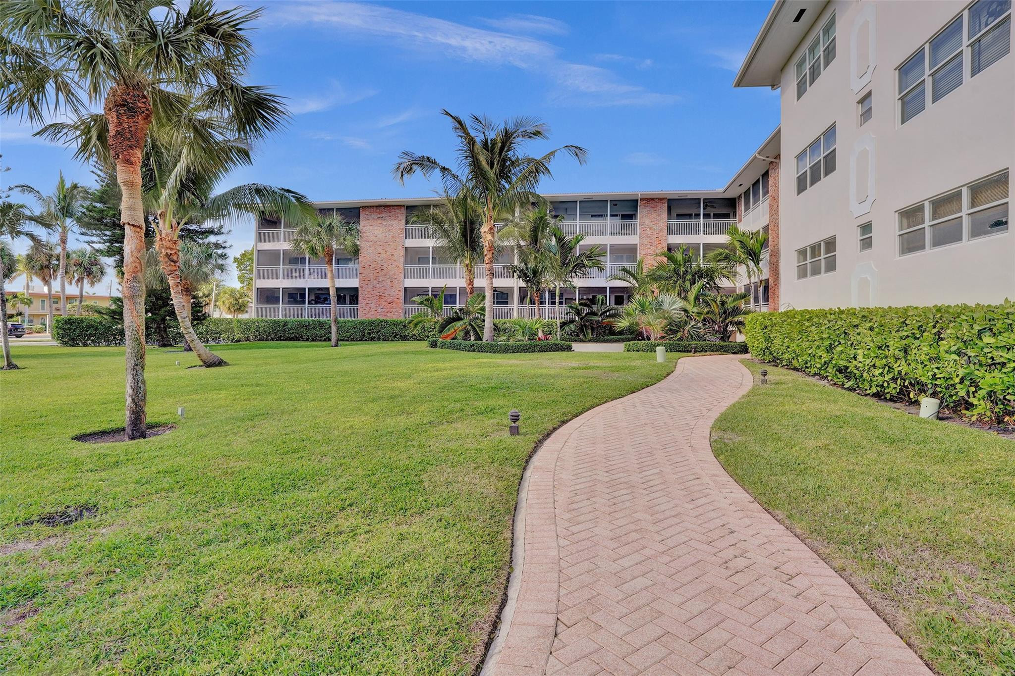 BOCA CAPRI COND APTS - Residential Lease