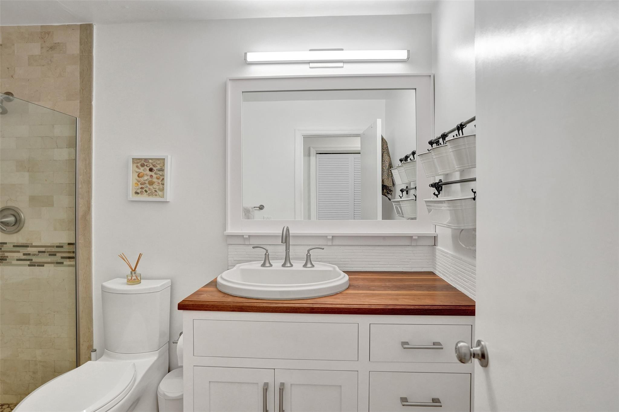 BOCA CAPRI COND APTS - Residential Lease