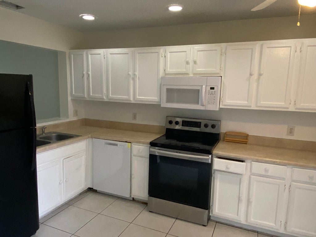 Photo of 5089 BRECKENRIDGE Place #22, West Palm Beach, FL 33417 (MLS # B26082020)