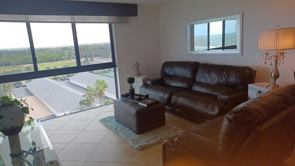 BARCLAY BEACH CLUB PHASE 1, A CONDOMINIUM - Residential Lease