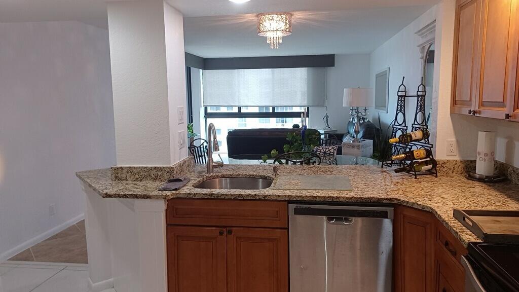 BARCLAY BEACH CLUB PHASE 1, A CONDOMINIUM - Residential Lease