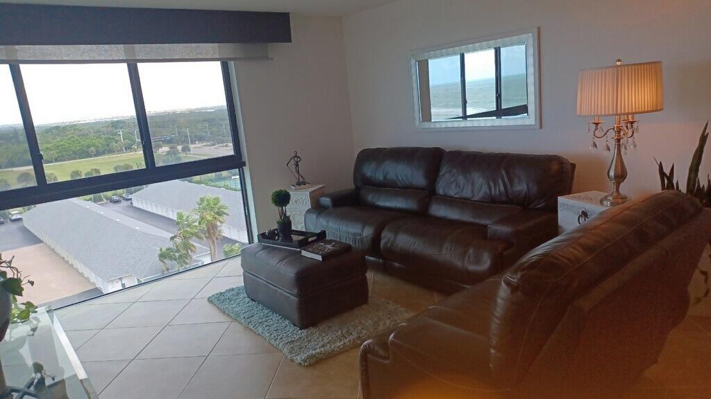 BARCLAY BEACH CLUB PHASE 1, A CONDOMINIUM - Residential Lease