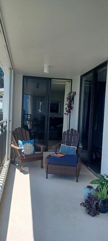 BARCLAY BEACH CLUB PHASE 1, A CONDOMINIUM - Residential Lease