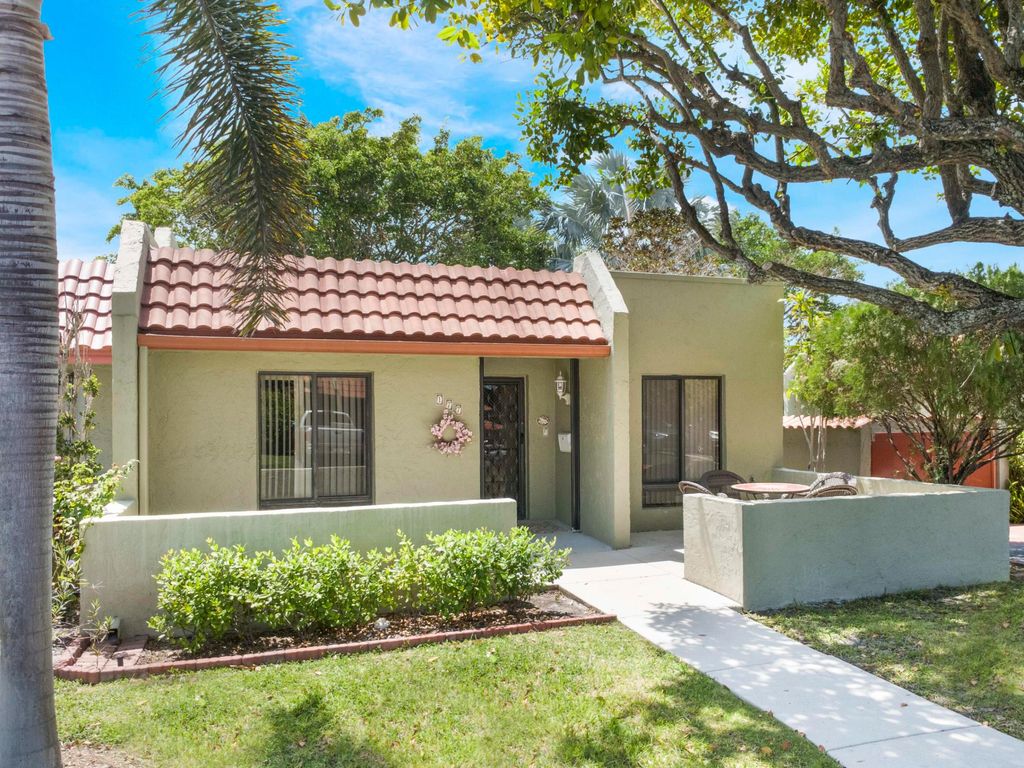 Photo of 177 SE 7th Street, Deerfield Beach, FL 33441 (MLS # R11112233)