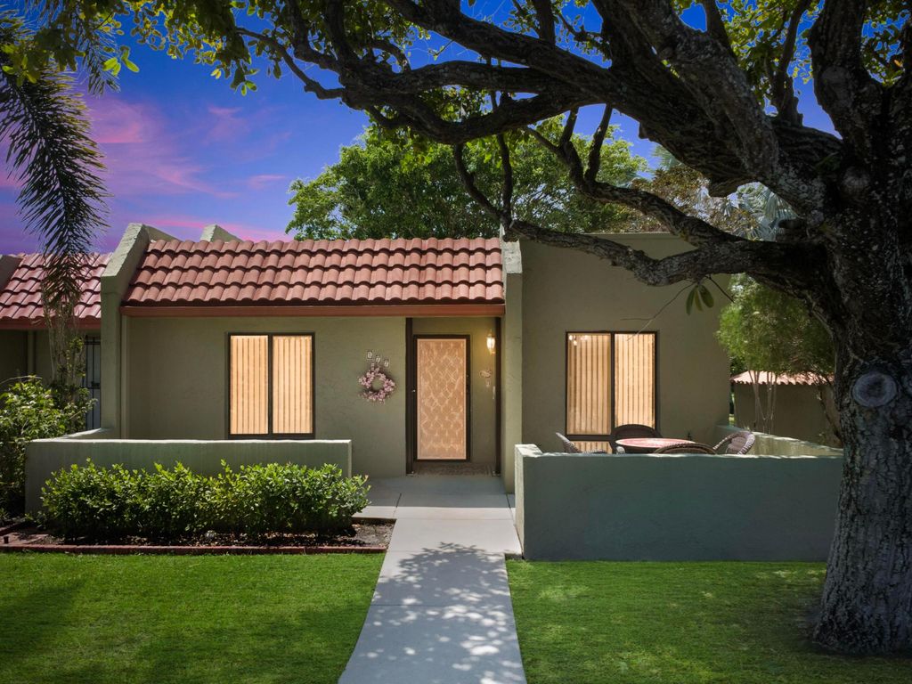 Photo of 177 SE 7th Street, Deerfield Beach, FL 33441 (MLS # R11112233)