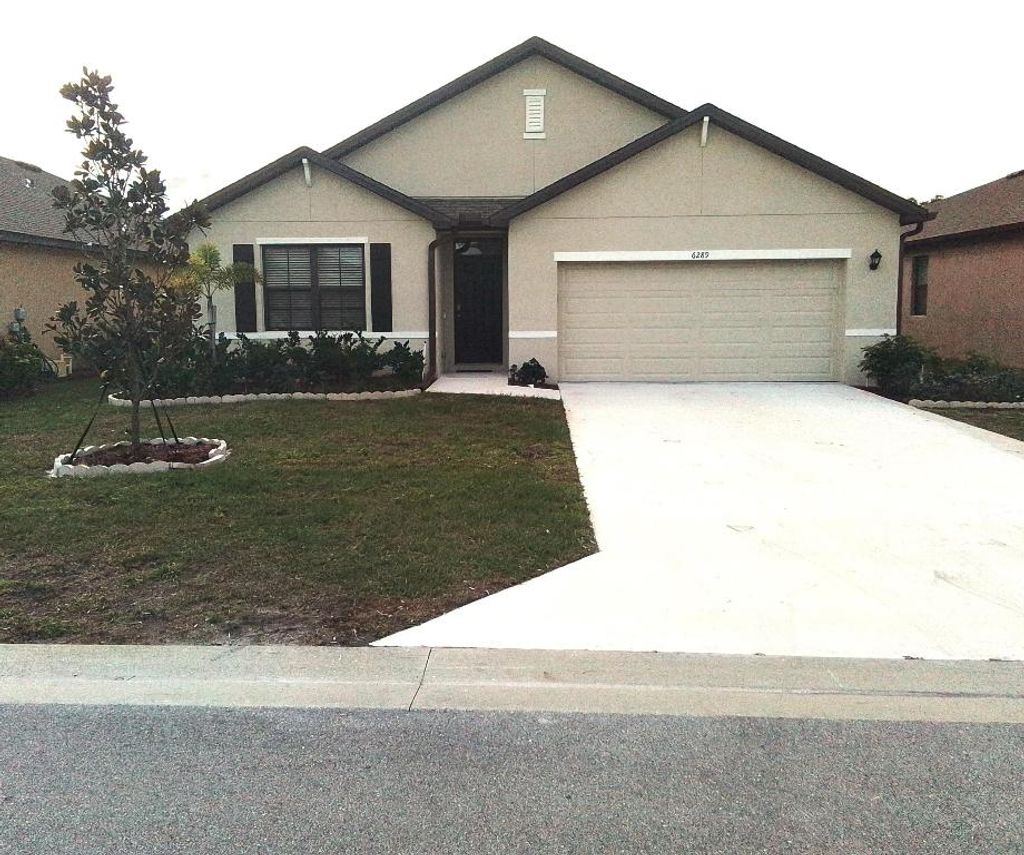 Photo of 6289 NW Regent Street, Port Saint Lucie, FL 34983 (MLS # R10922334)