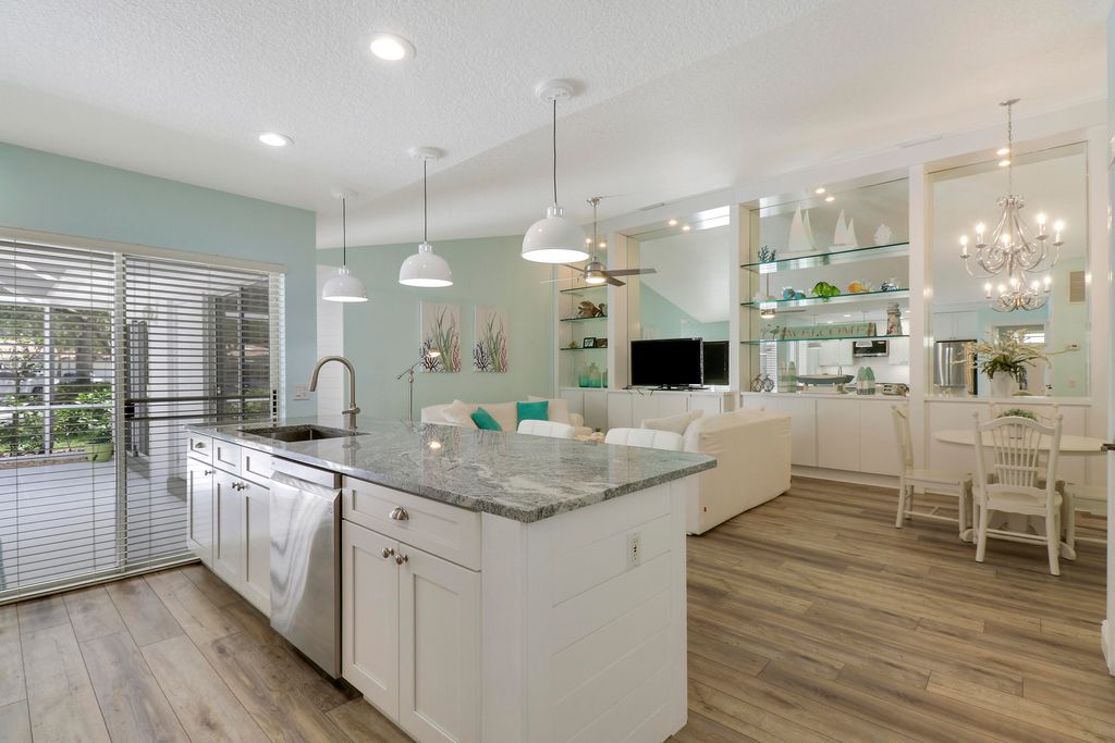 Photo of 5802 Red Oak Court, Palm Beach Gardens, FL 33410 (MLS # R10983547)