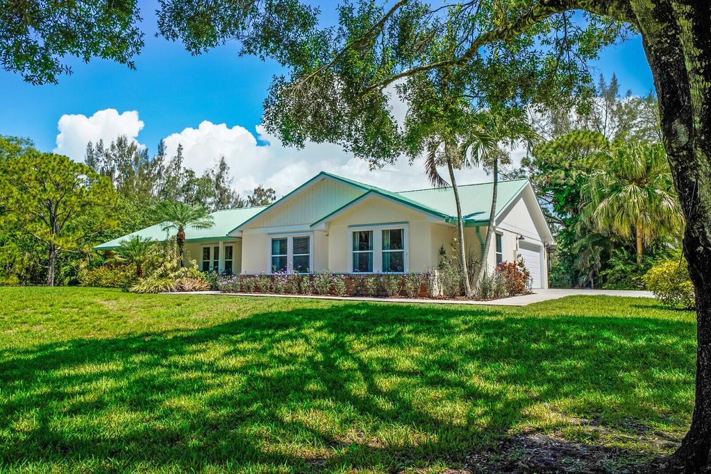 Photo of 8215 159th Court N, Palm Beach Gardens, FL 33418 (MLS # R10894031)