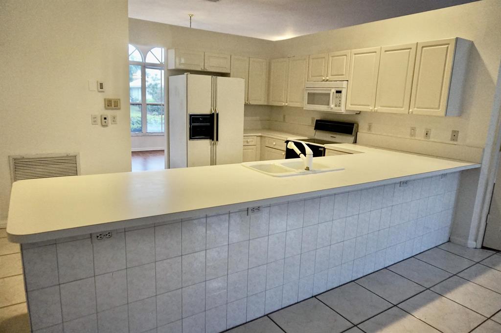 BOYNTON WATERS - Residential