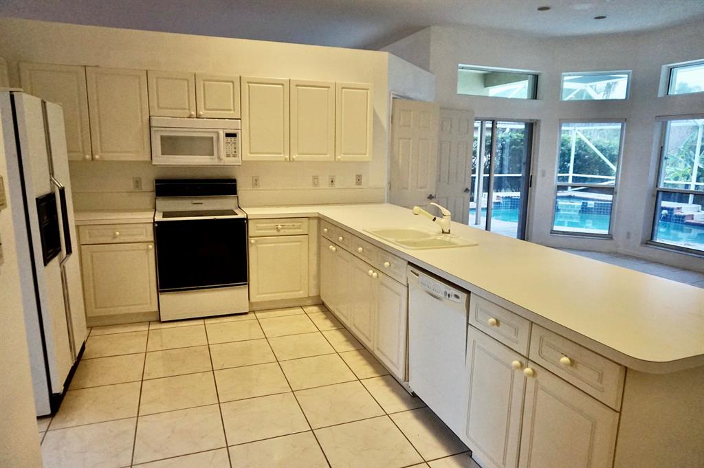 BOYNTON WATERS - Residential