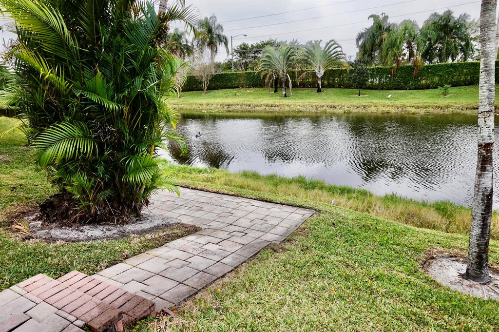 BOYNTON WATERS - Residential