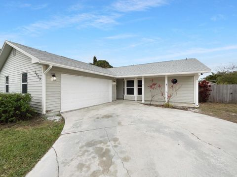 Photo of 5409 Hickory Drive, Fort Pierce, FL 34982 (MLS # R11155880)