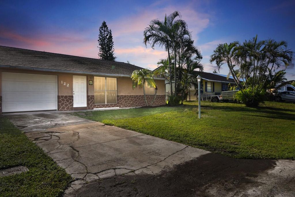 Photo of 122 SE Keuka Terrace, Stuart, FL 34997 (MLS # R10946071)