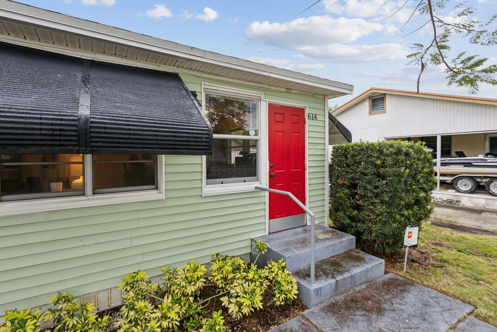 Photo of 614 N 7th Street, Lantana, FL 33462 (MLS # B26030314)