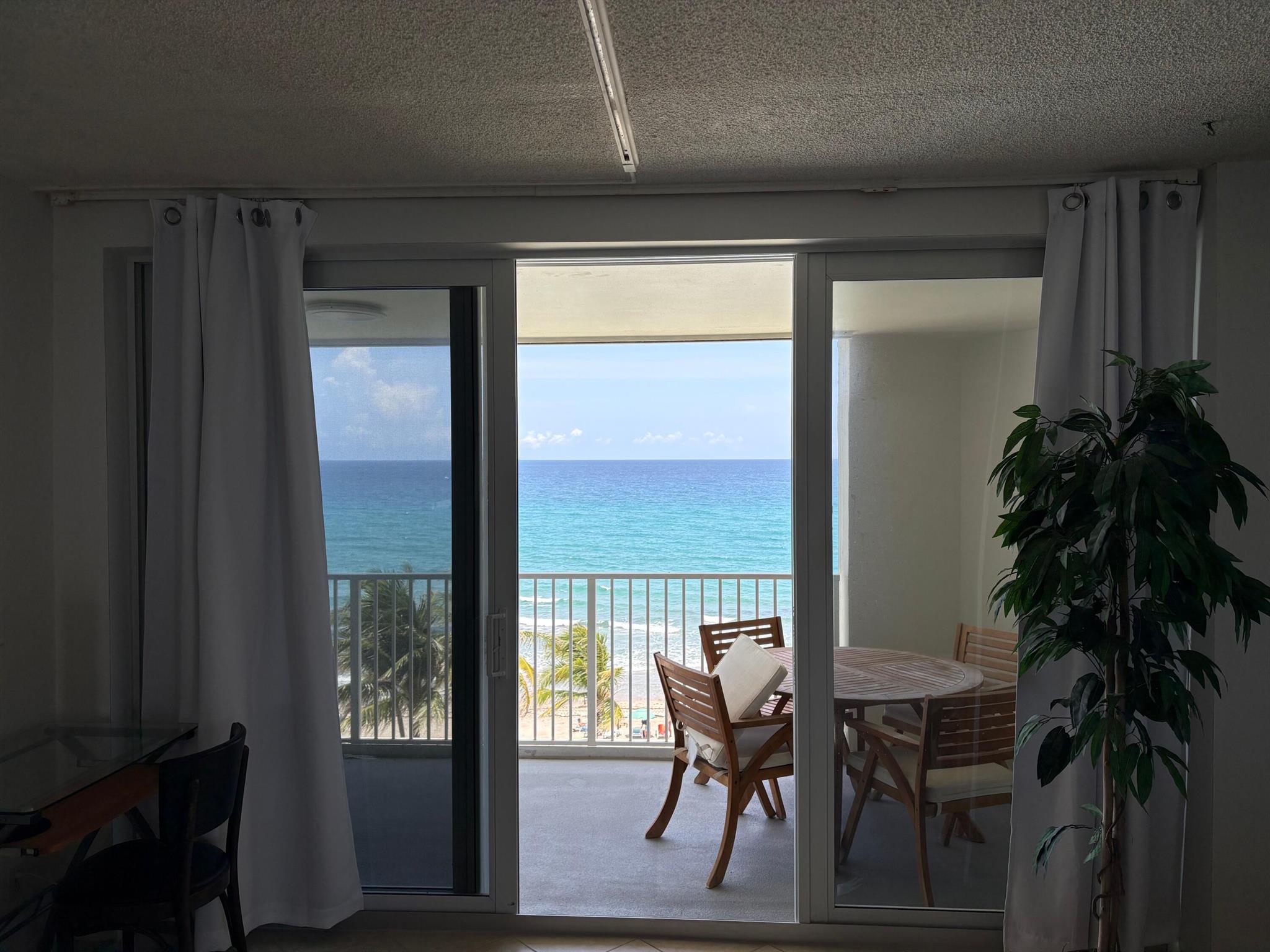 PENTHOUSE TOWERS CONDO - Residential Lease