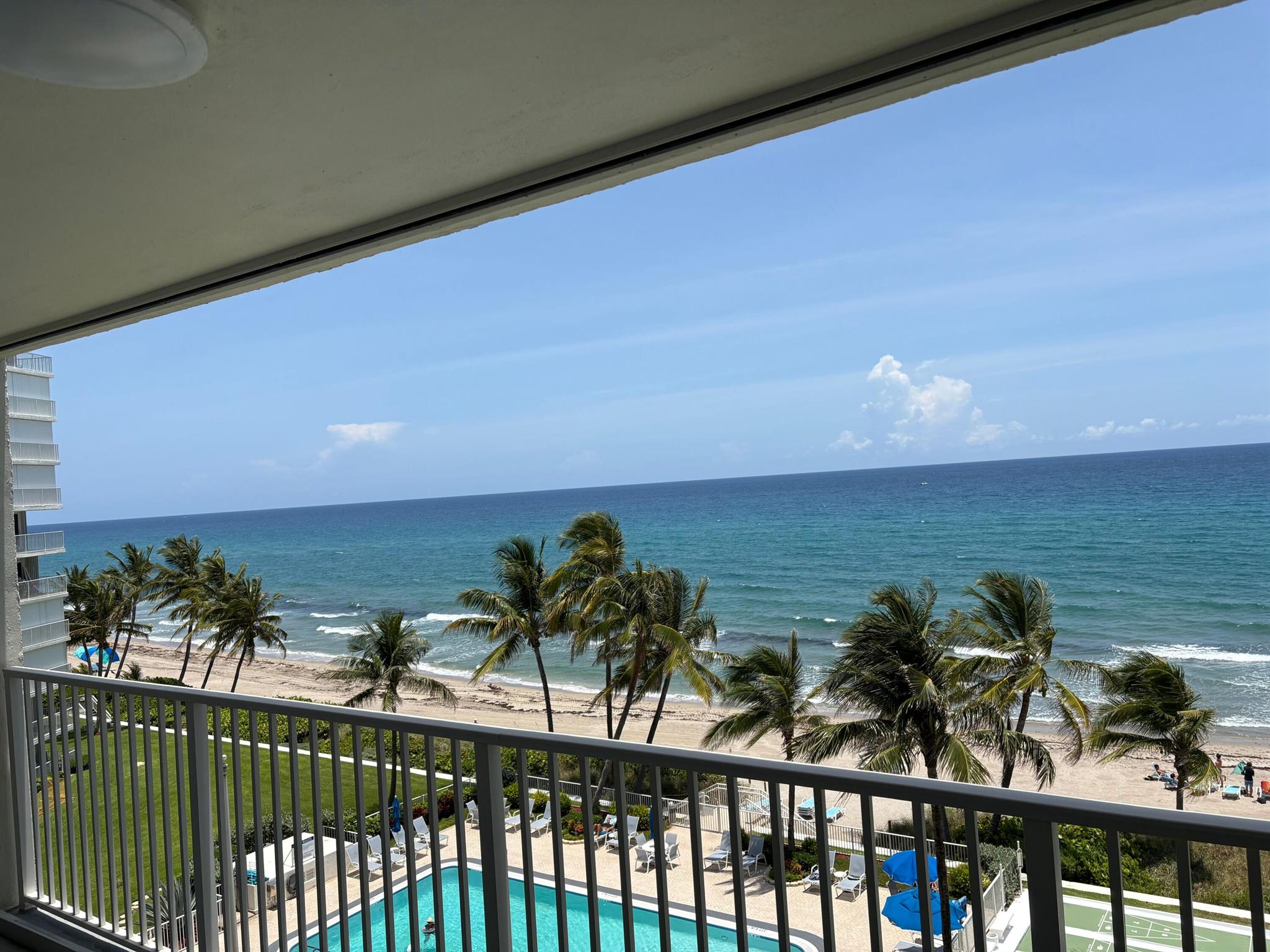 PENTHOUSE TOWERS CONDO - Residential Lease