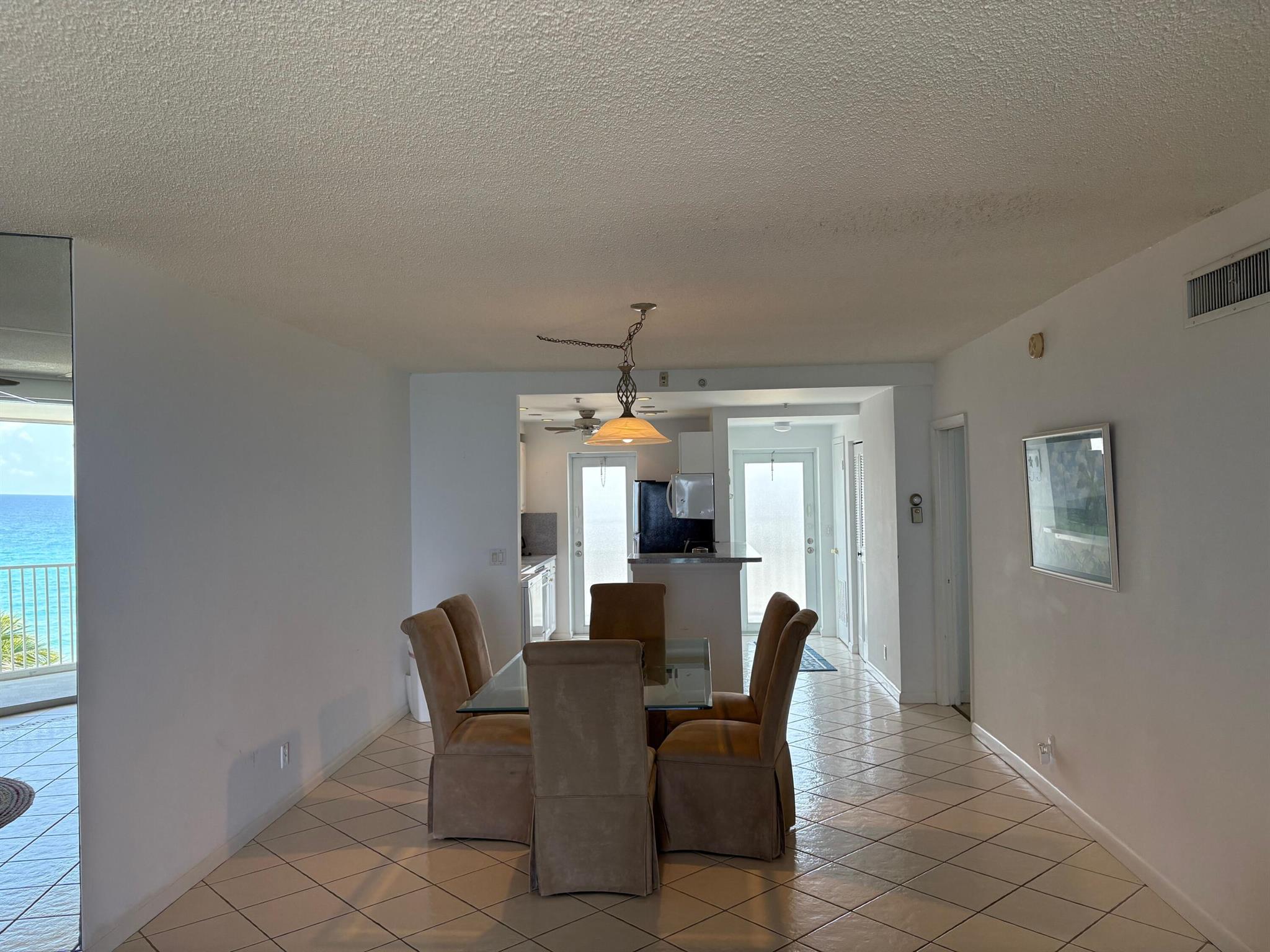 PENTHOUSE TOWERS CONDO - Residential Lease