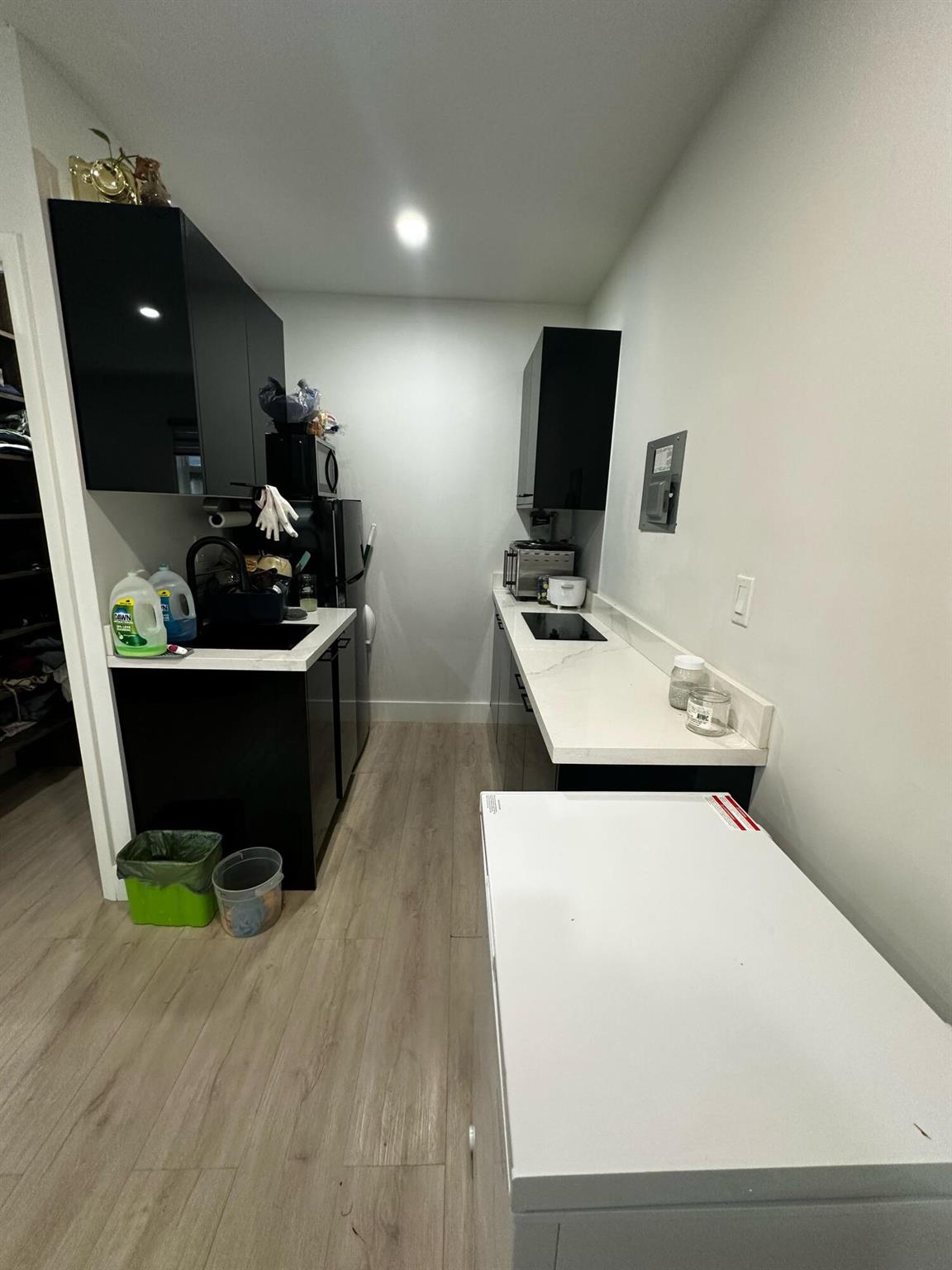 RAINBOW LAKES - Residential Lease