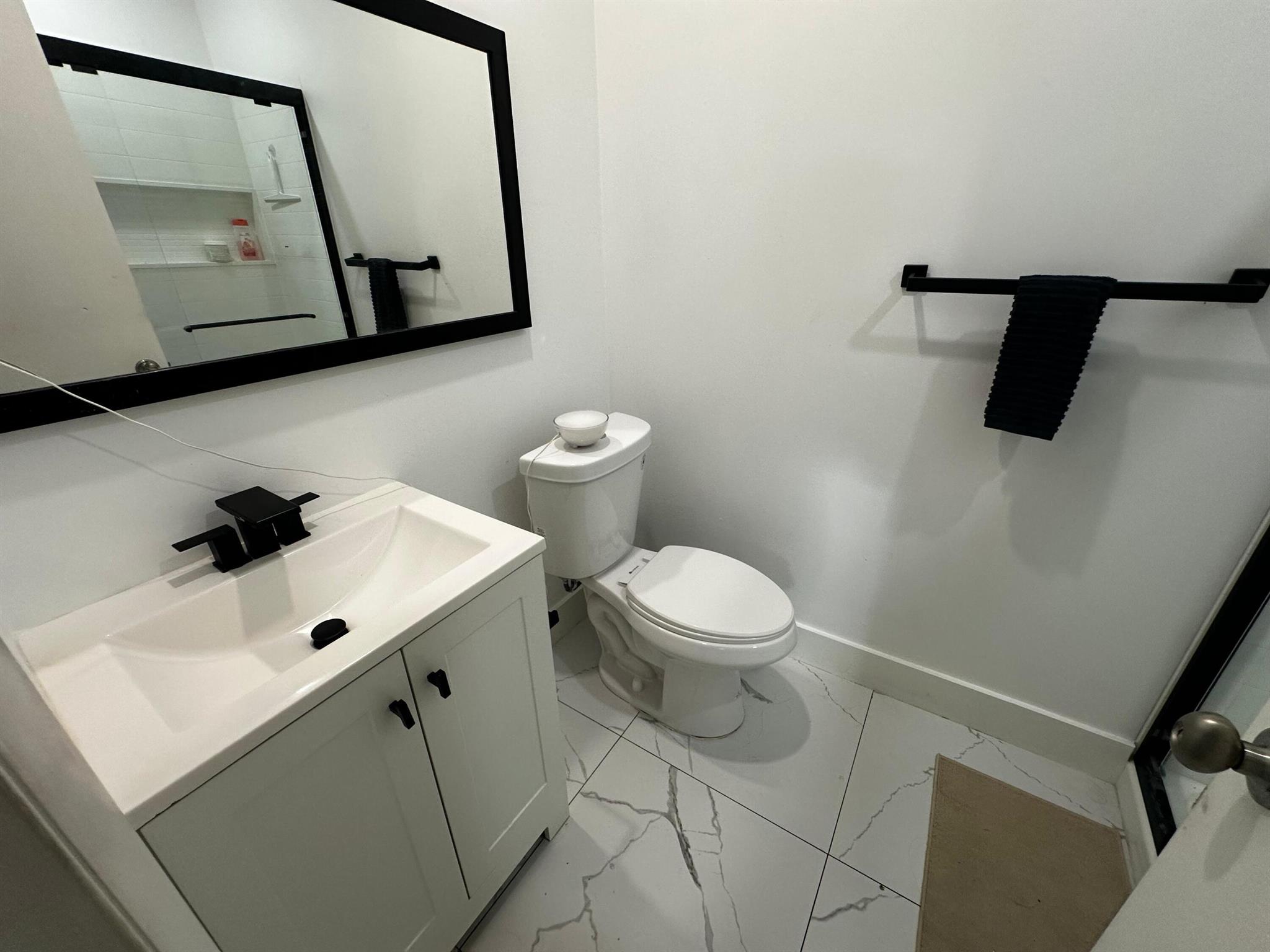 RAINBOW LAKES - Residential Lease