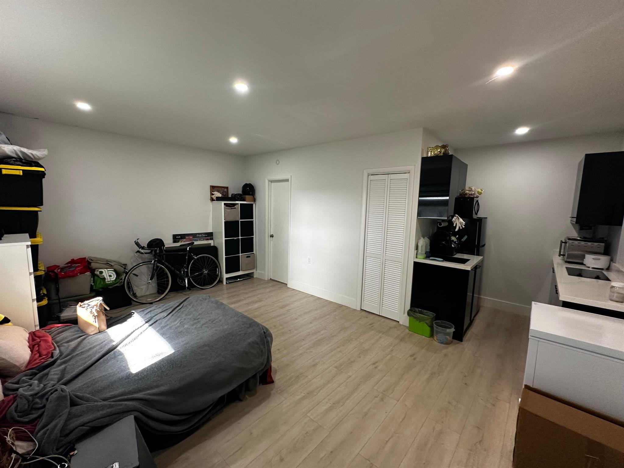 RAINBOW LAKES - Residential Lease