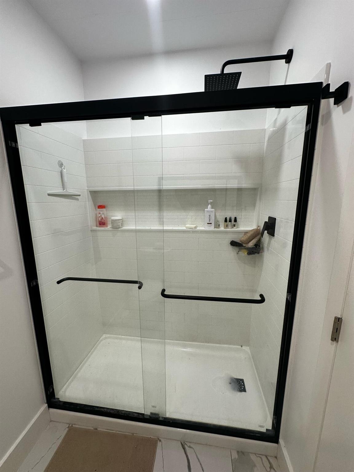 RAINBOW LAKES - Residential Lease