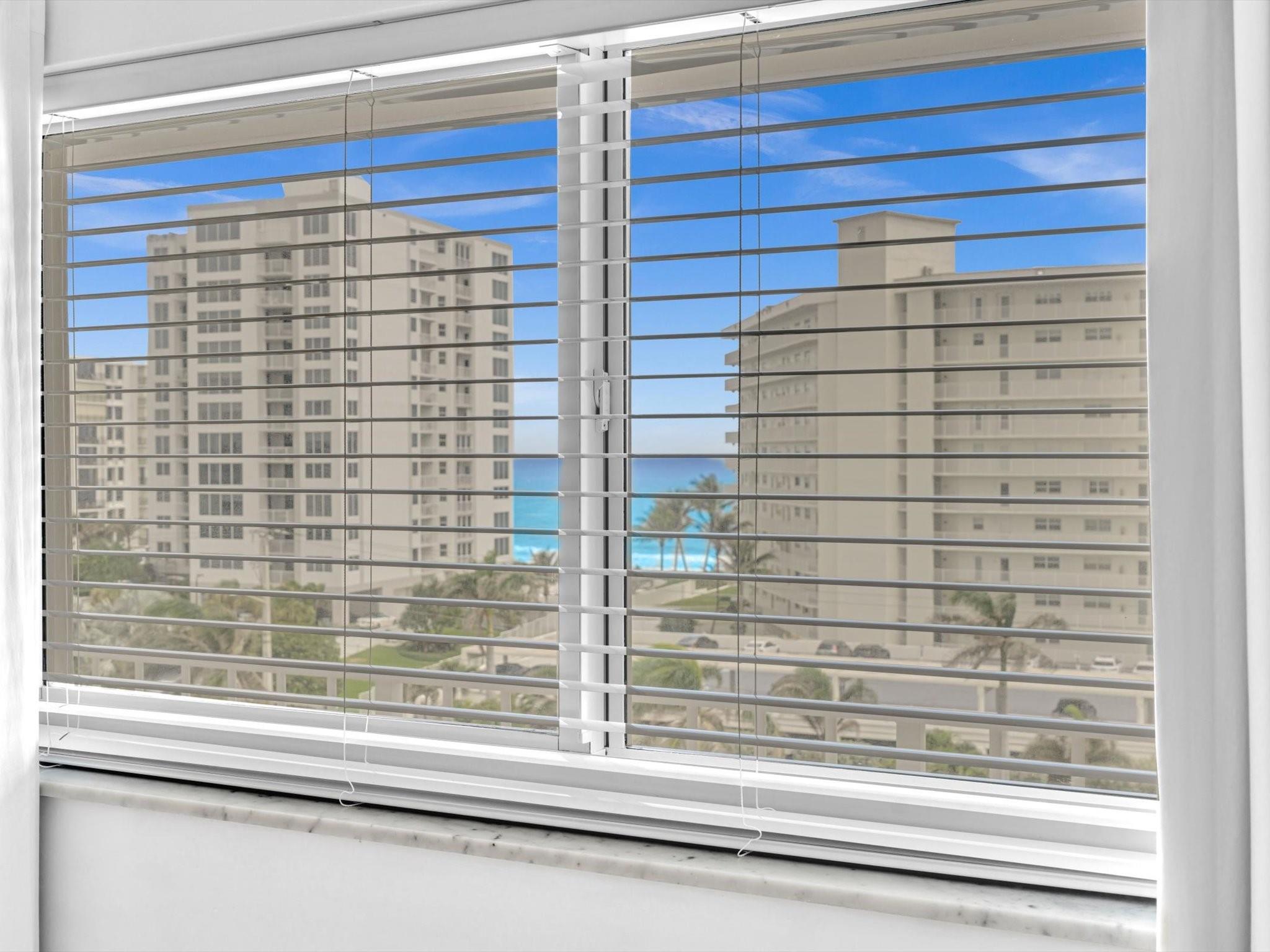 PENTHOUSE HIGHLANDS CONDO - Residential