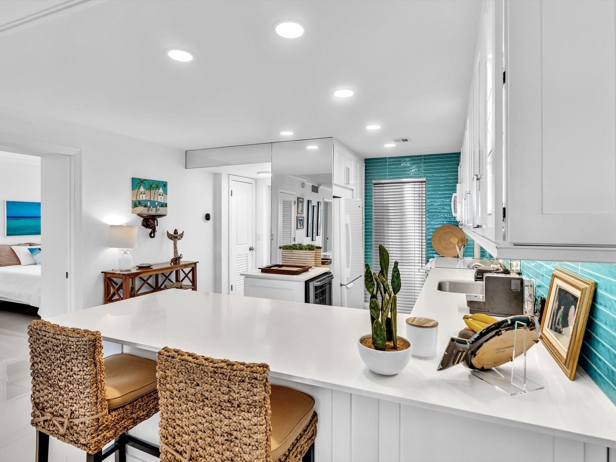 PENTHOUSE HIGHLANDS CONDO - Residential