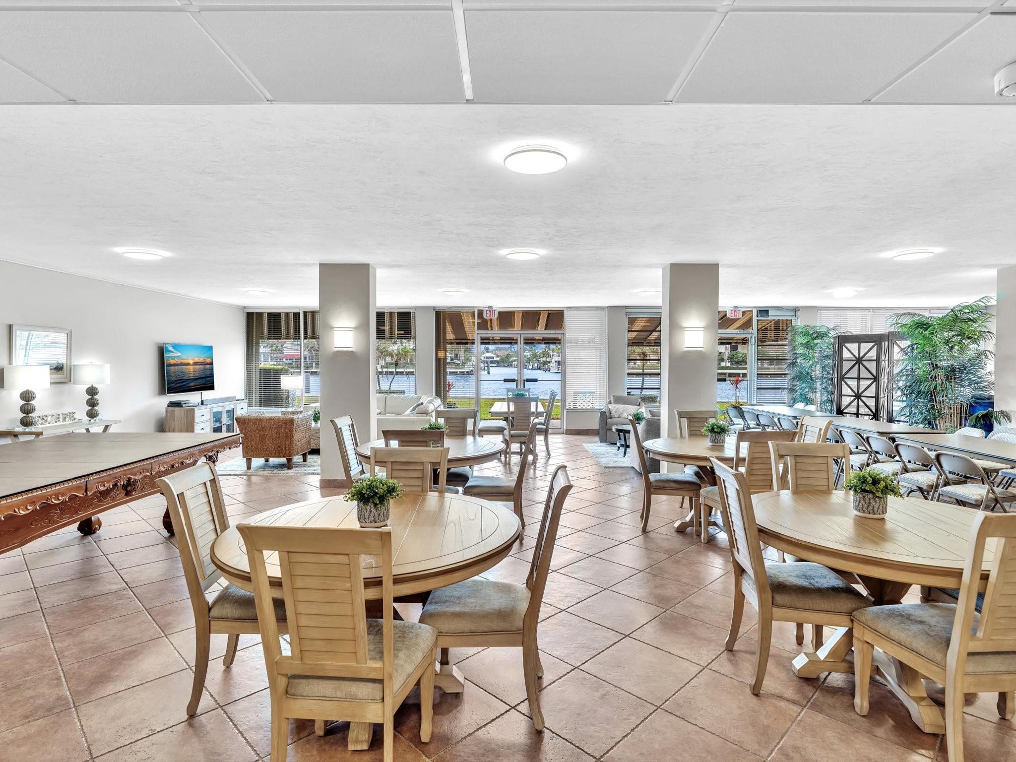 PENTHOUSE HIGHLANDS CONDO - Residential