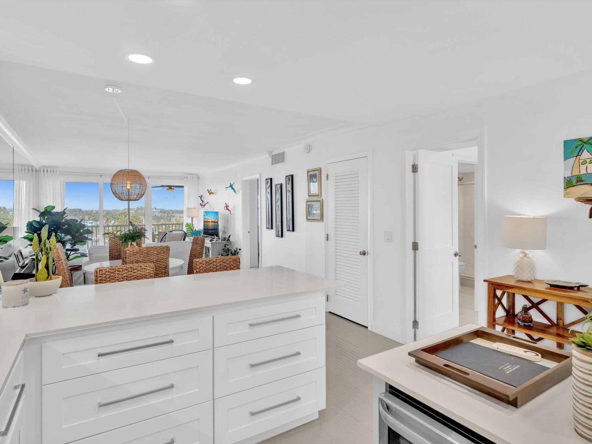 PENTHOUSE HIGHLANDS CONDO - Residential