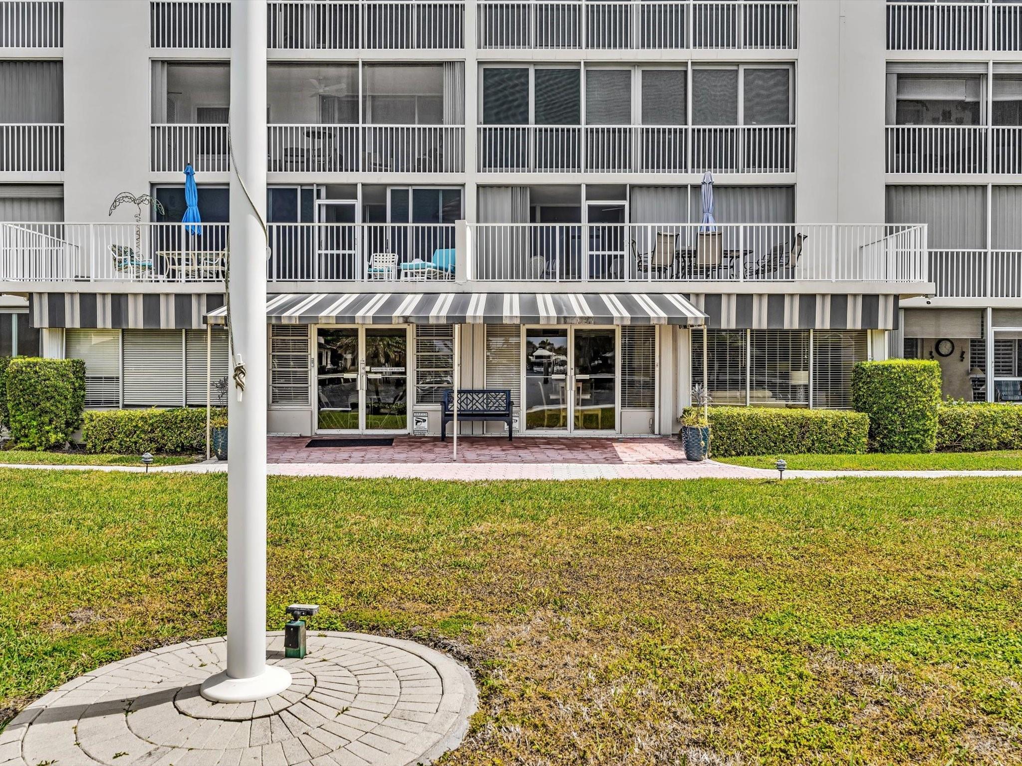 PENTHOUSE HIGHLANDS CONDO - Residential
