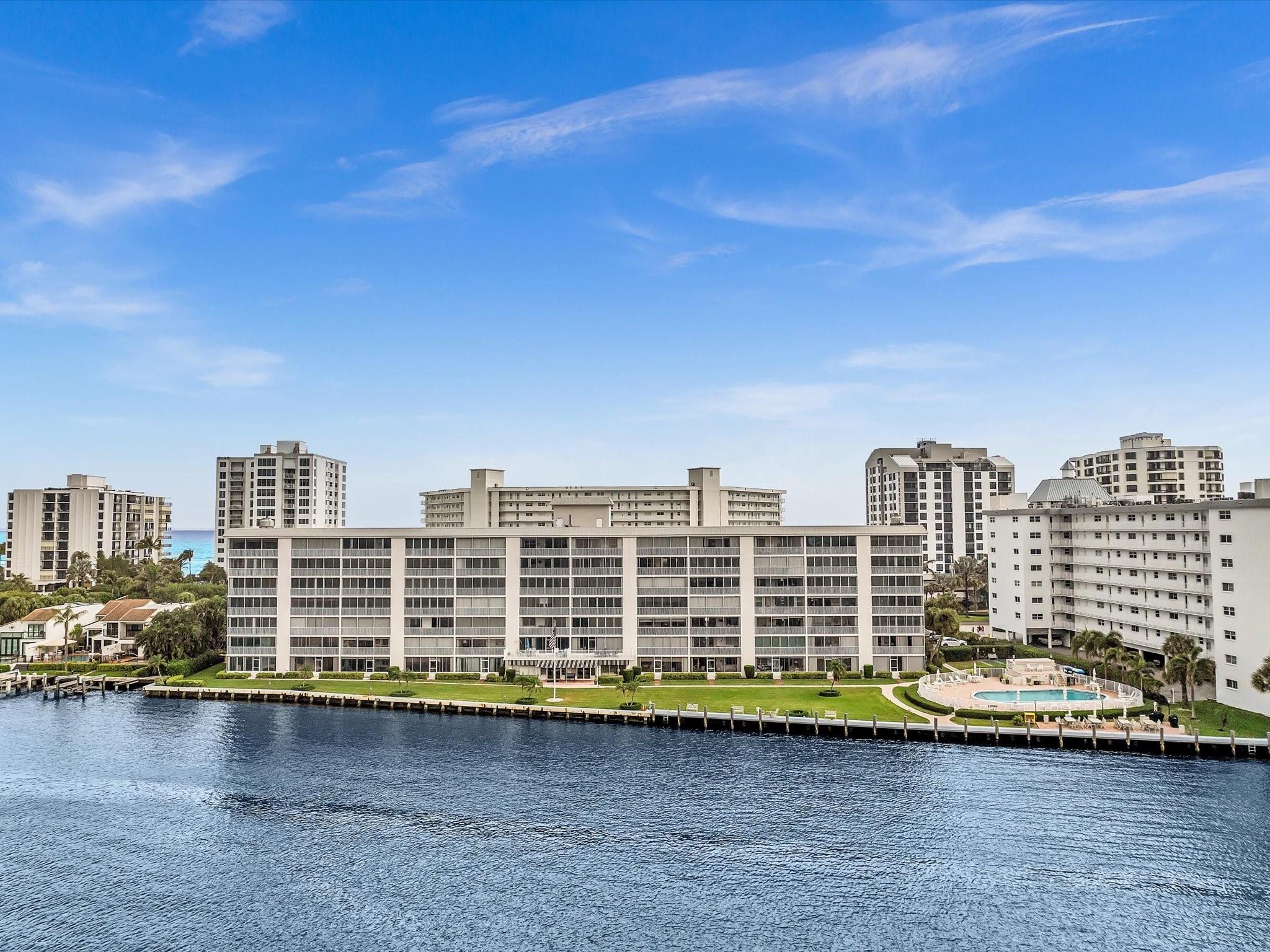 PENTHOUSE HIGHLANDS CONDO - Residential