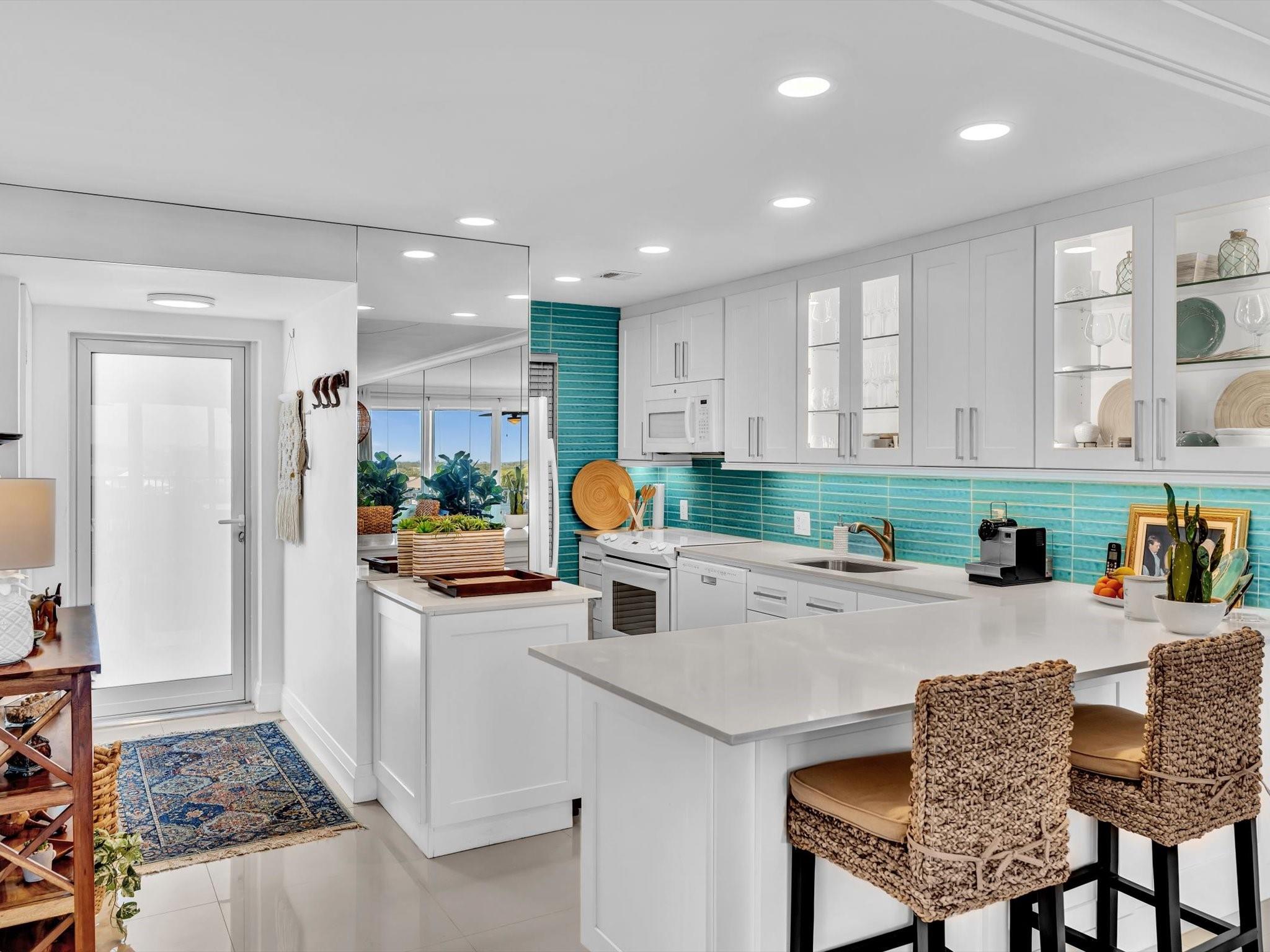 PENTHOUSE HIGHLANDS CONDO - Residential