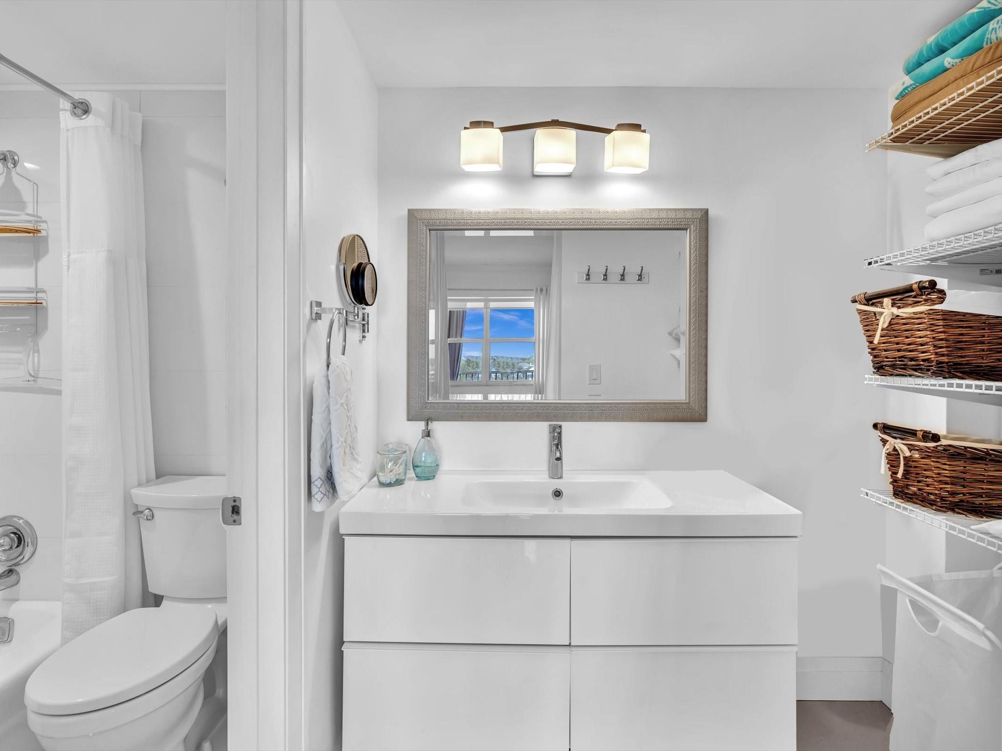 PENTHOUSE HIGHLANDS CONDO - Residential