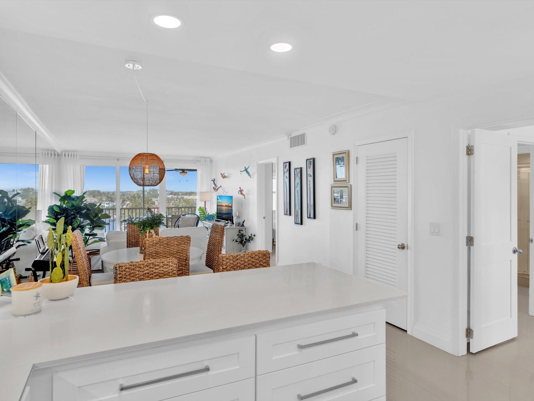 PENTHOUSE HIGHLANDS CONDO - Residential