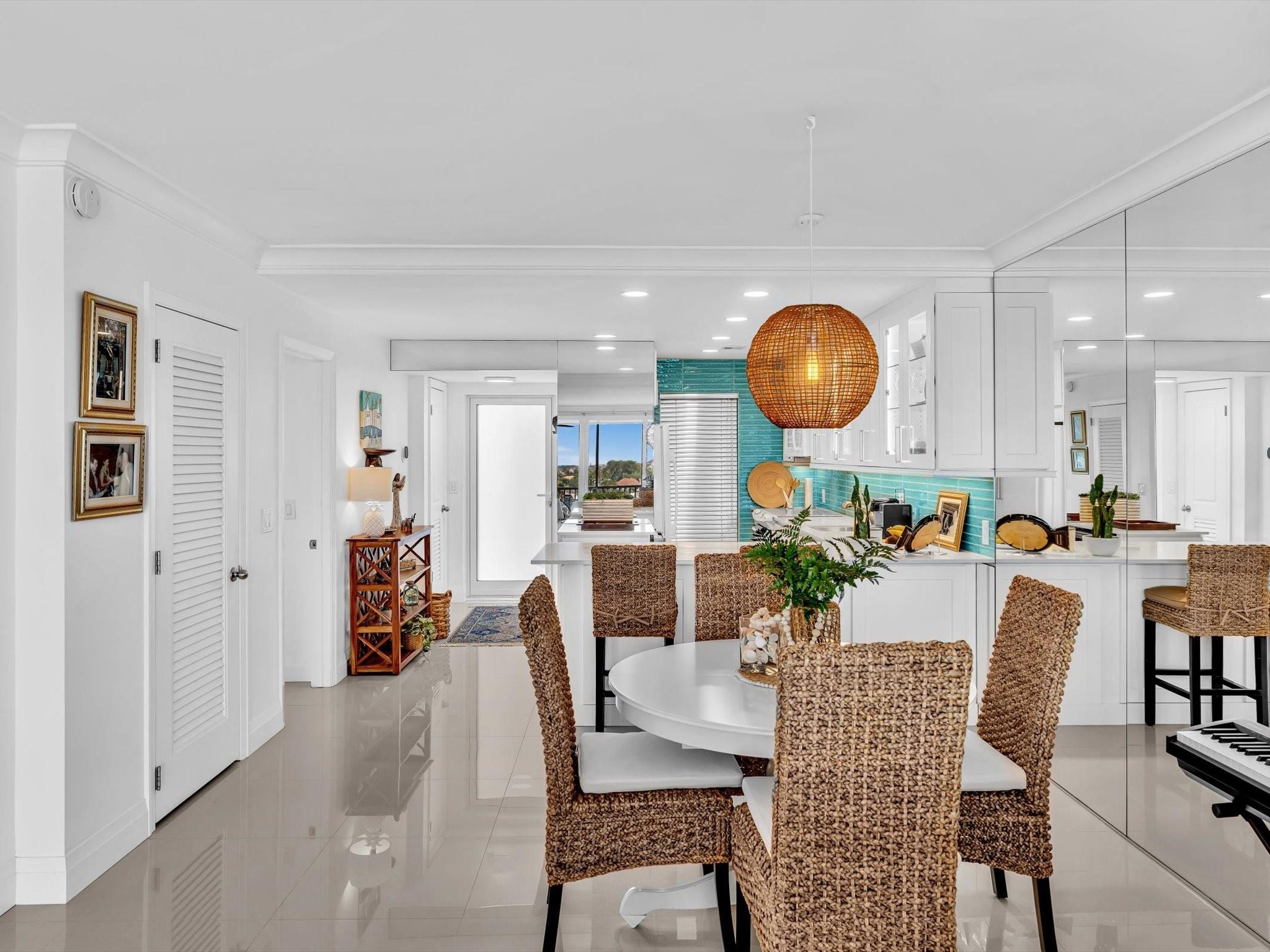 PENTHOUSE HIGHLANDS CONDO - Residential
