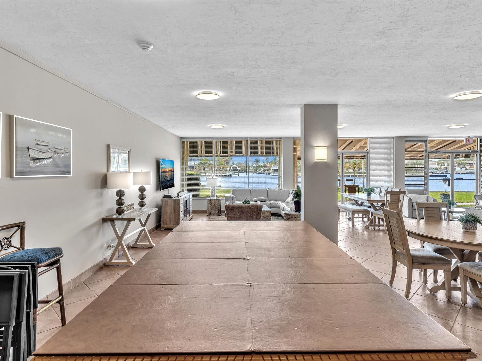 PENTHOUSE HIGHLANDS CONDO - Residential