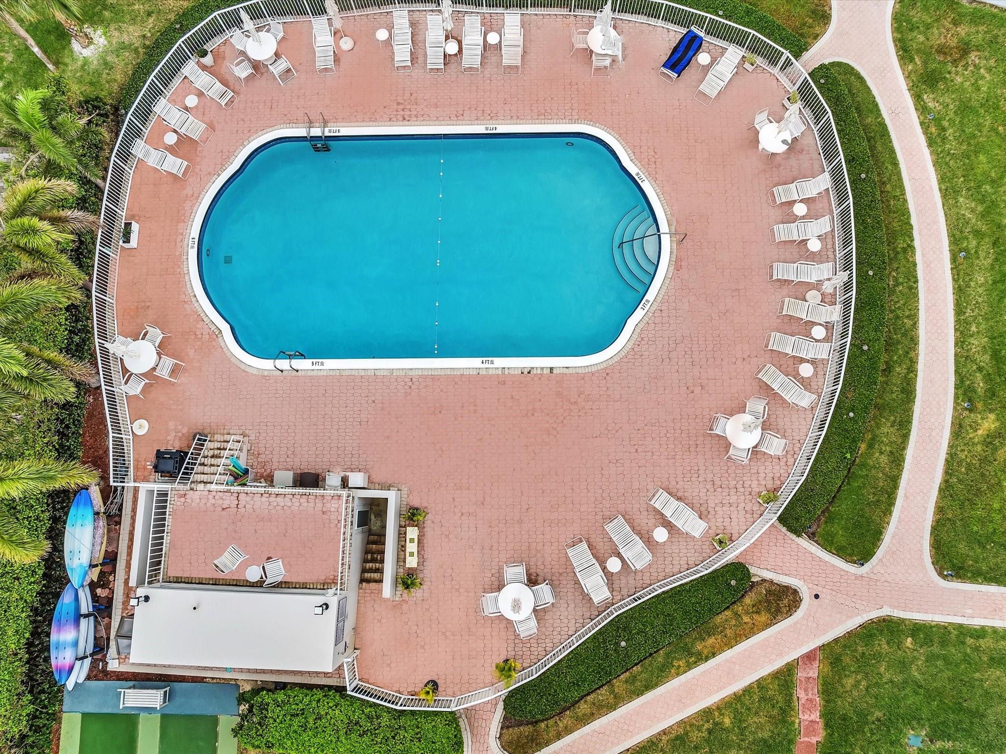 PENTHOUSE HIGHLANDS CONDO - Residential