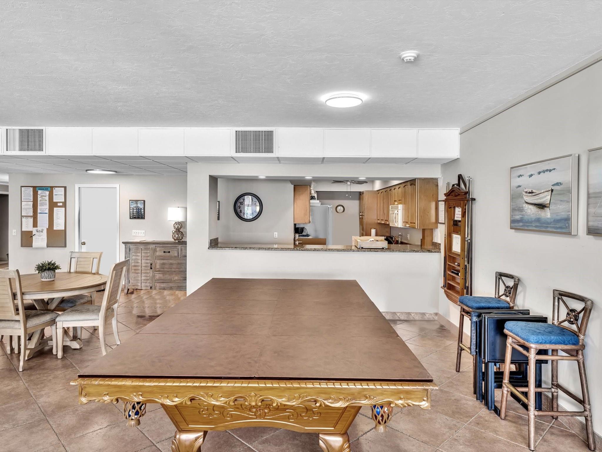 PENTHOUSE HIGHLANDS CONDO - Residential