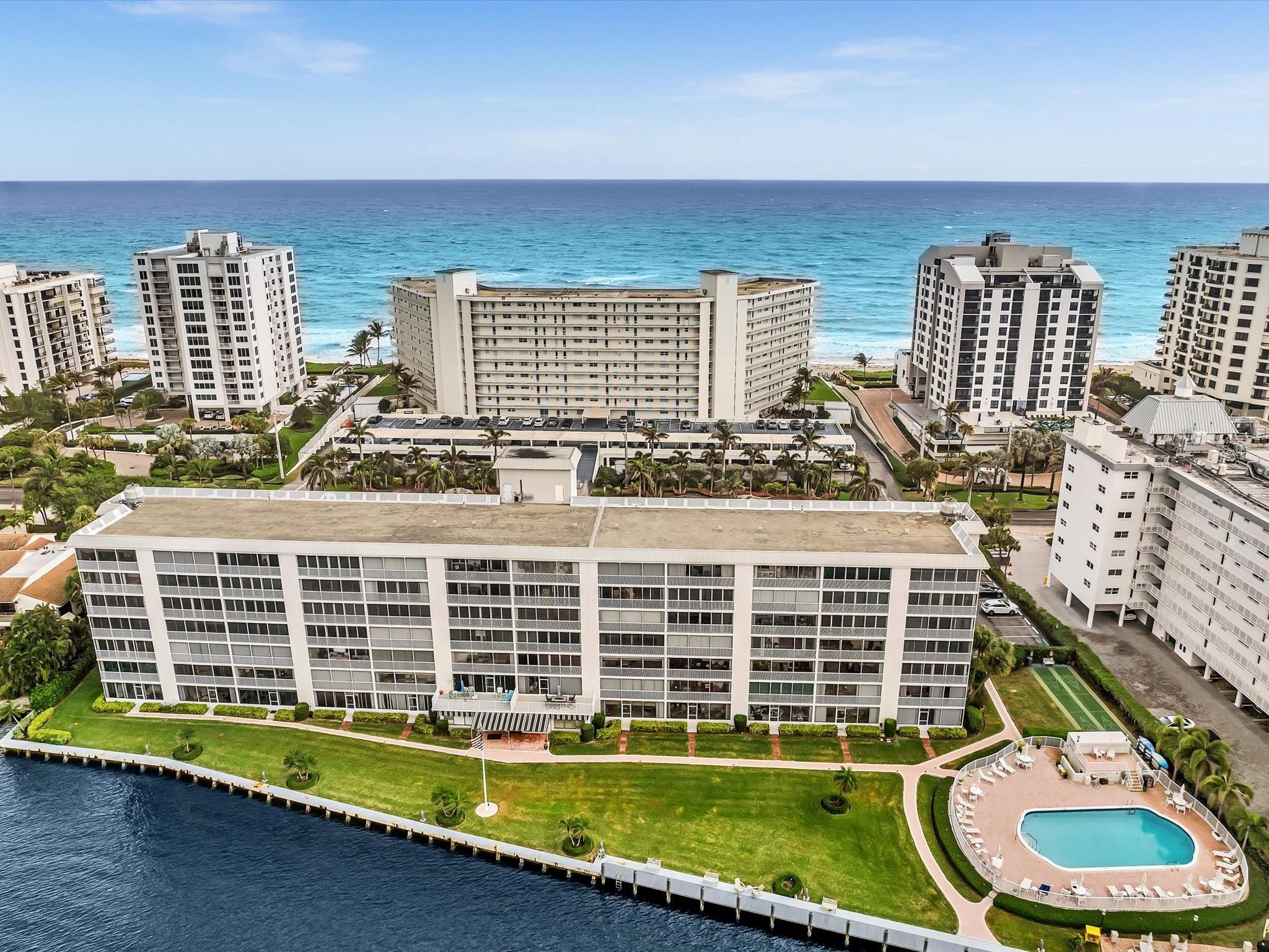 PENTHOUSE HIGHLANDS CONDO - Residential