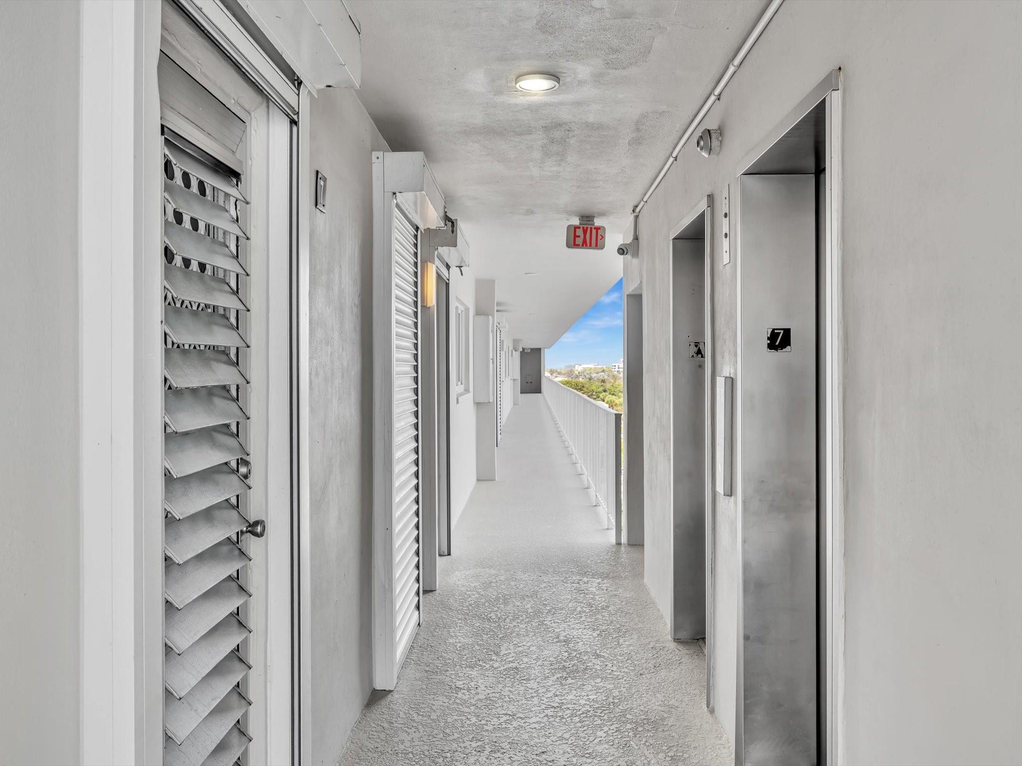 PENTHOUSE HIGHLANDS CONDO - Residential
