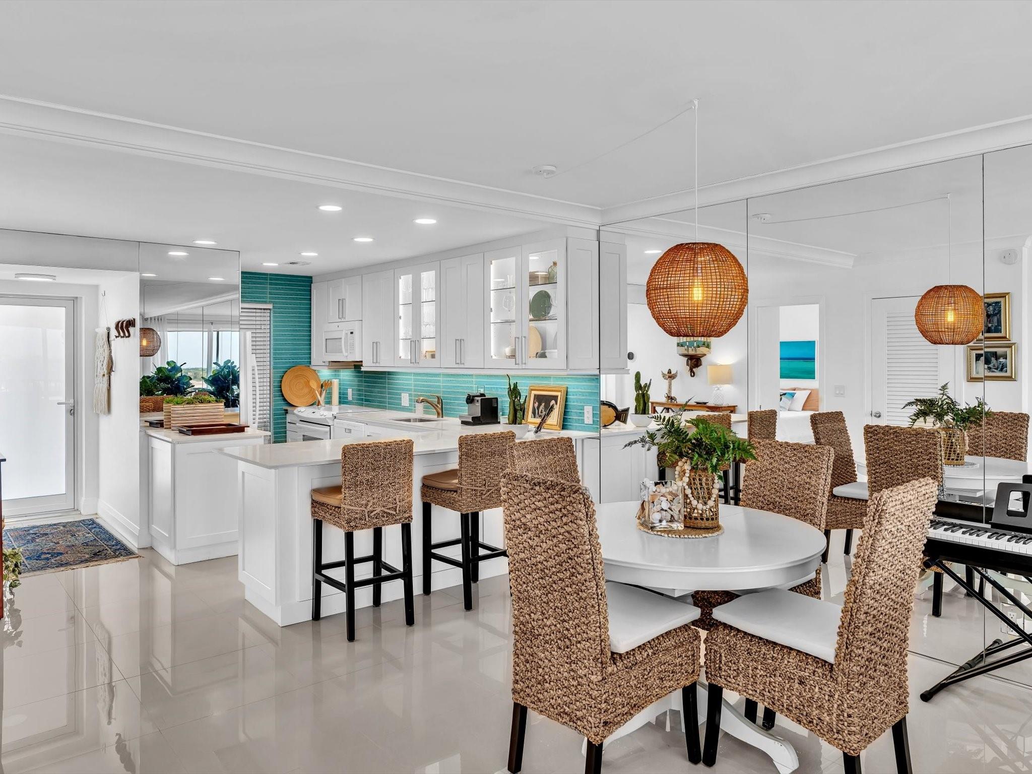 PENTHOUSE HIGHLANDS CONDO - Residential