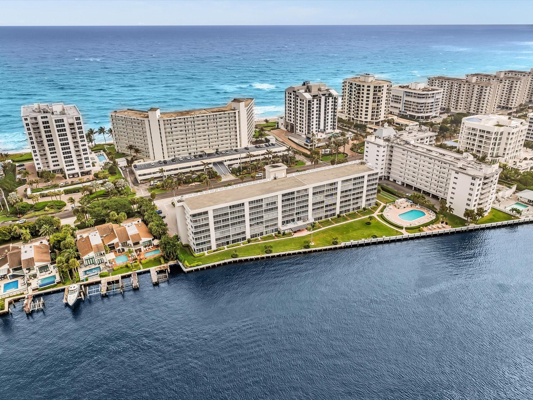PENTHOUSE HIGHLANDS CONDO - Residential