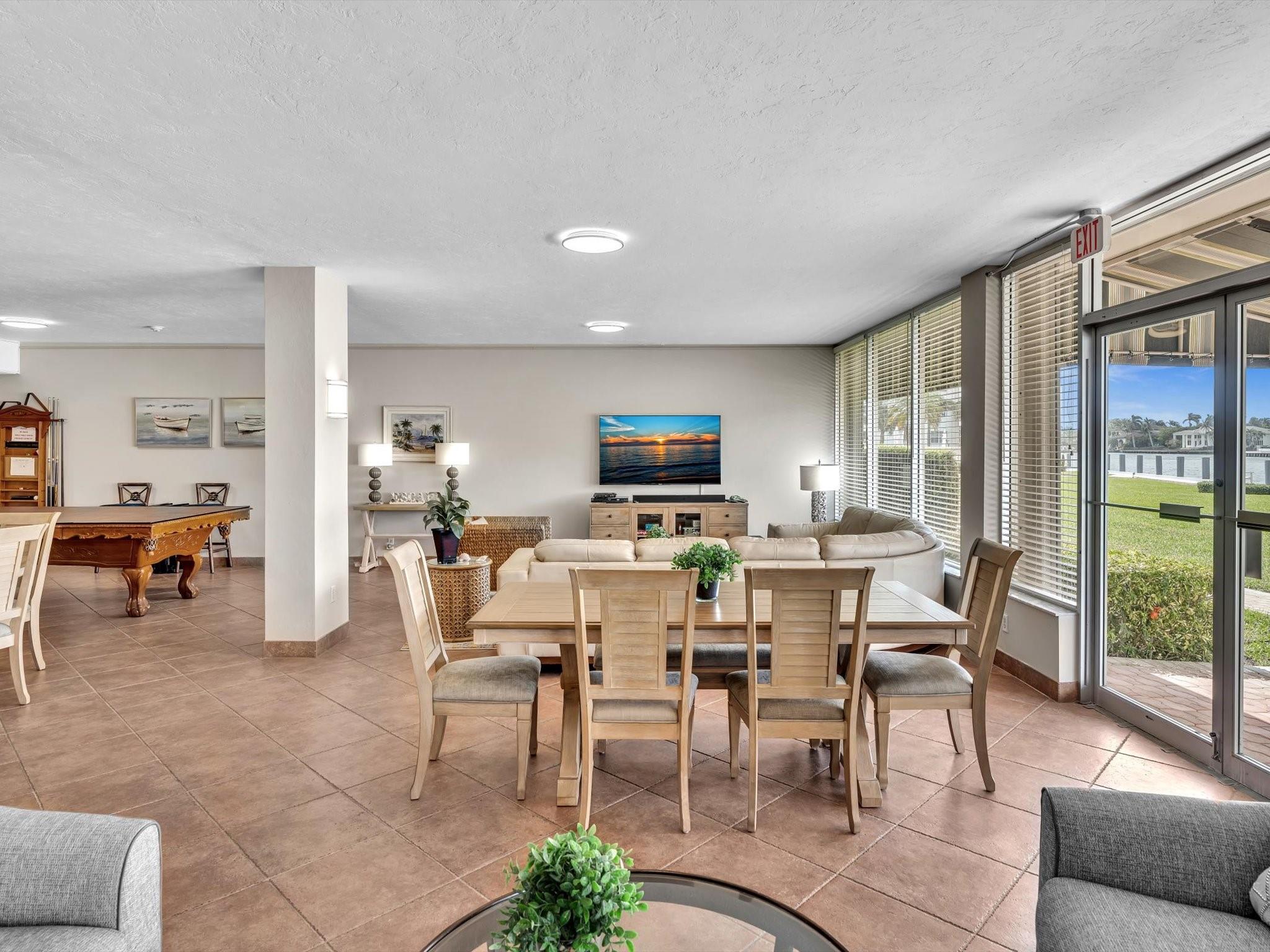 PENTHOUSE HIGHLANDS CONDO - Residential