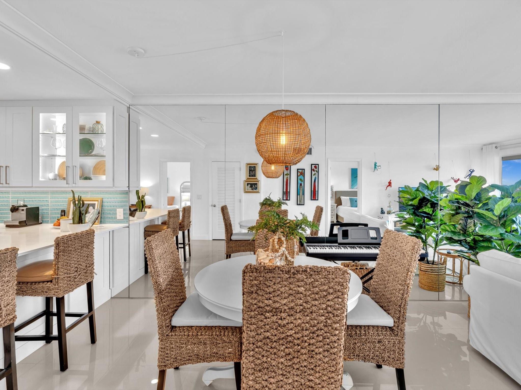 PENTHOUSE HIGHLANDS CONDO - Residential