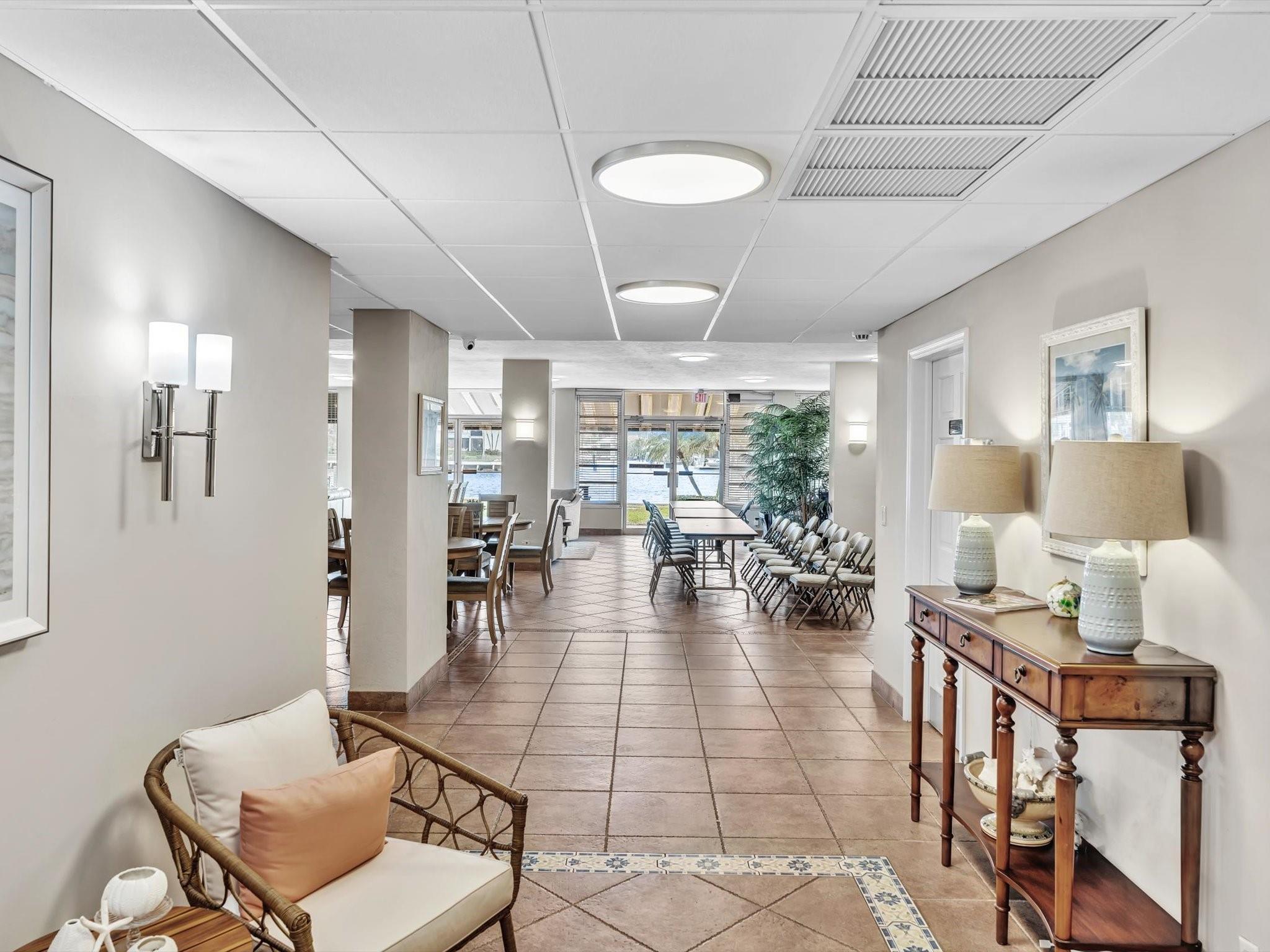 PENTHOUSE HIGHLANDS CONDO - Residential